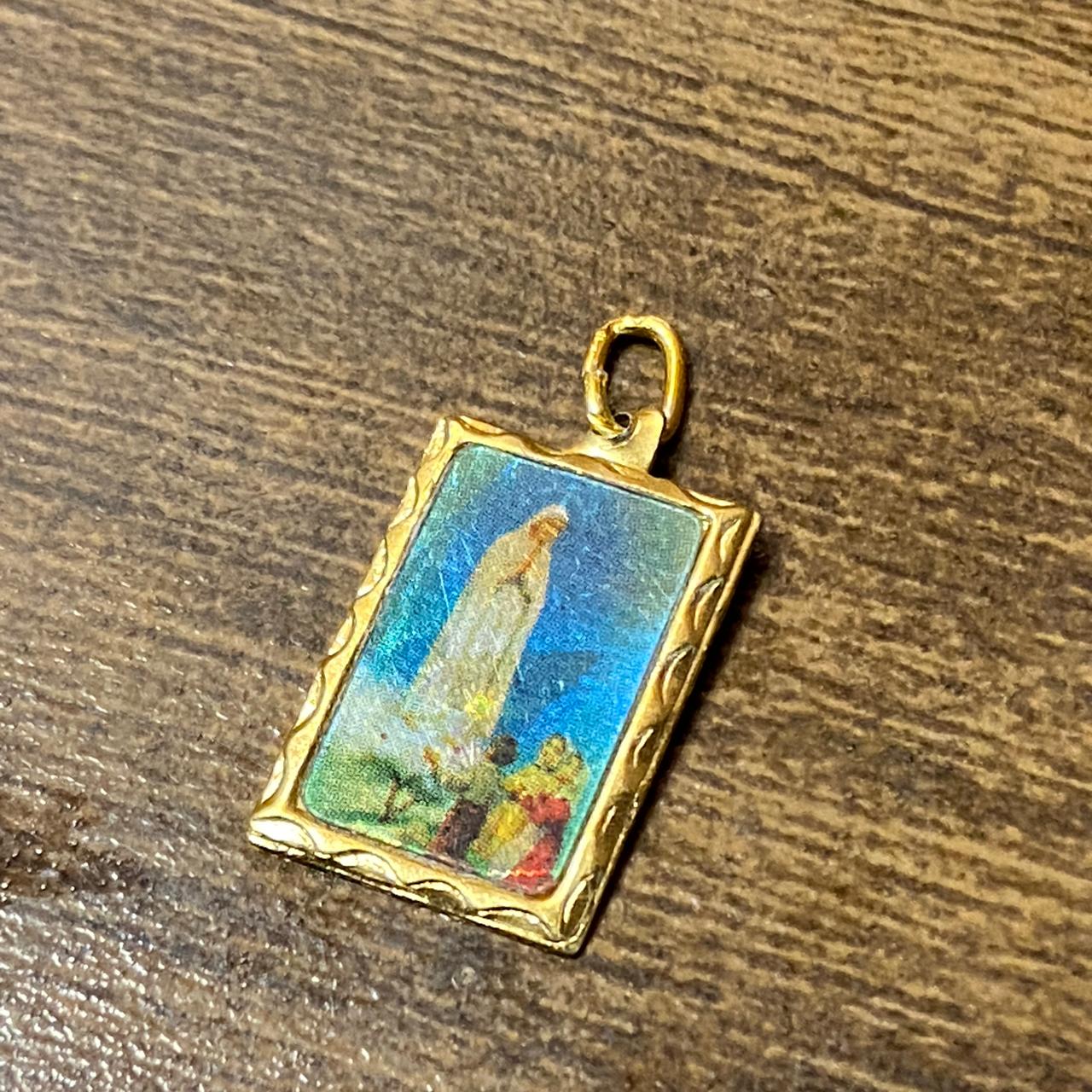 MEDALHA ALUMINIO QUADRADA NOSSA SENHORA DE FÁTIMA  (12UNIDADES)