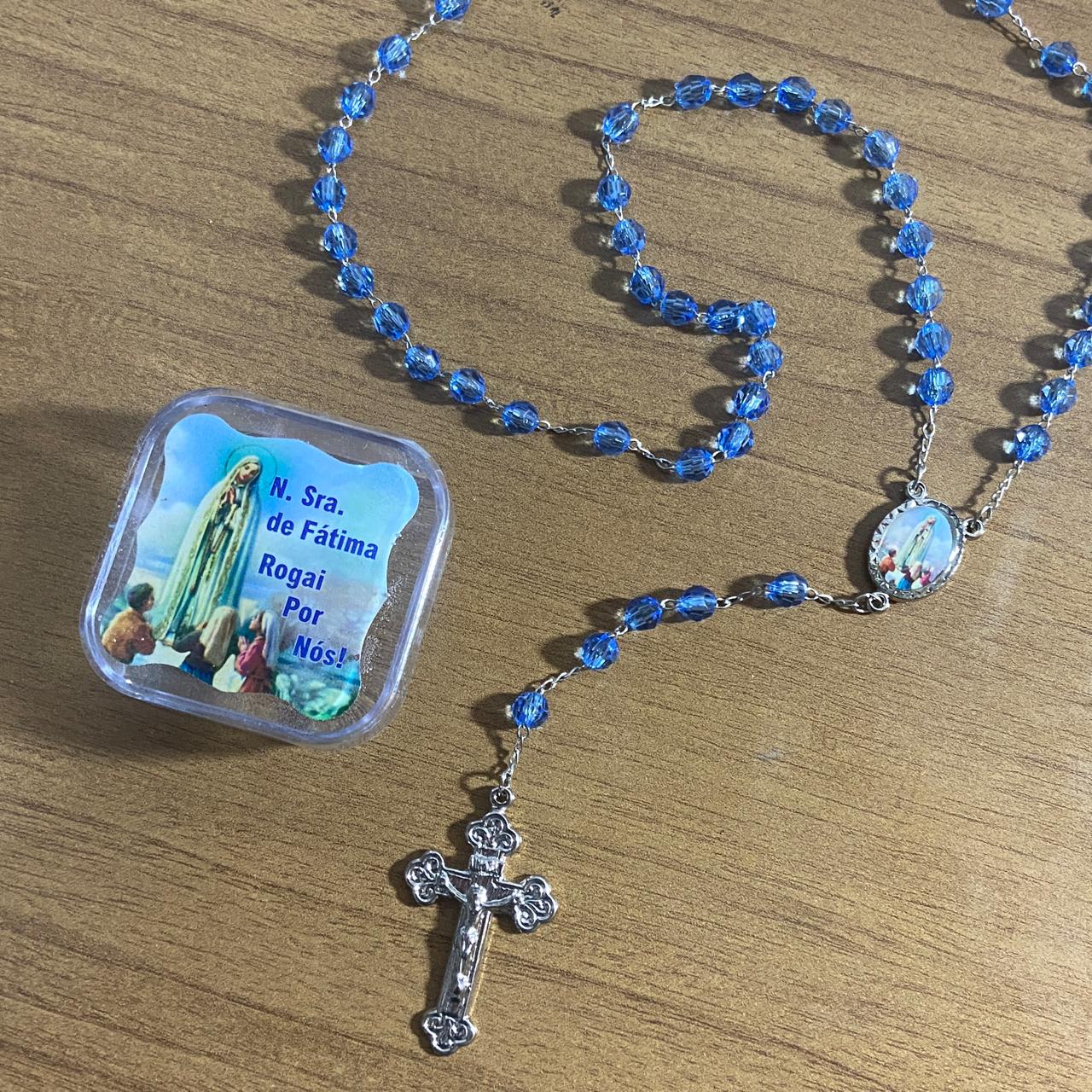 TERÇO SEMICRISTAL NA CAIXINHA NOSSA SENHORA DE FÁTIMA 6MM (6 UNIDADES)