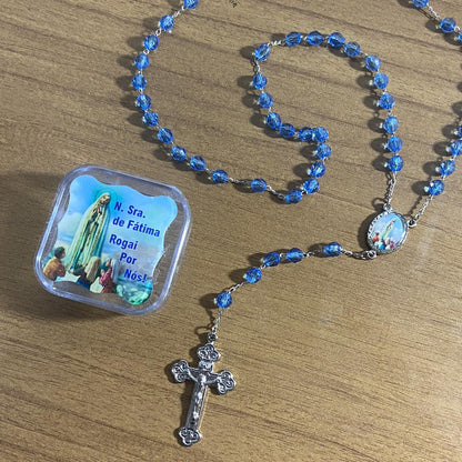 TERÇO SEMICRISTAL NA CAIXINHA NOSSA SENHORA DE FÁTIMA 6MM (6 UNIDADES)