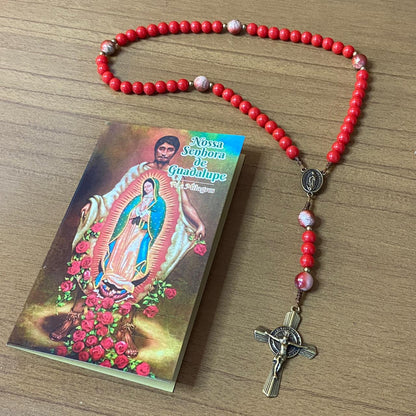 TERÇO PÉROLA VERMELHA NOSSA SENHORA DE GUADALUPE E JESUS MISERICORDIOSO 08MM (1 UNIDADE)