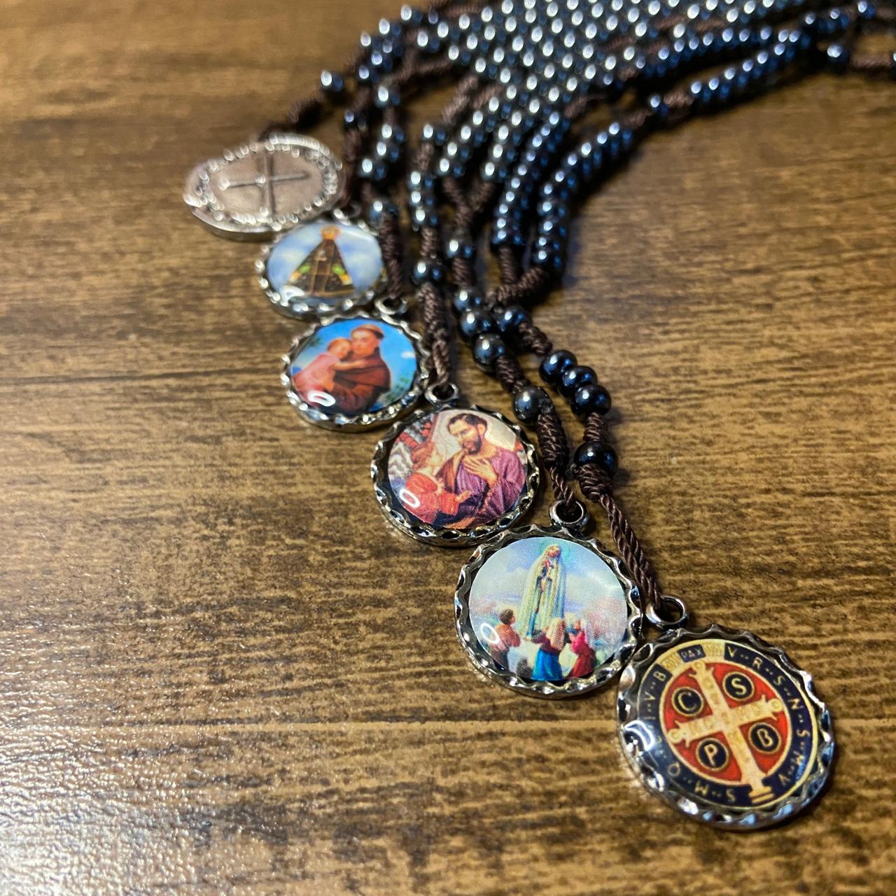 TERÇO PULSEIRA HEMATITA SANTOS SORTIDOS 4MM (6 UNIDADES)