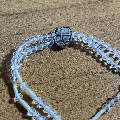 TERÇO PULSEIRA CRISTAL DUAS MEDALHAS TRANSPARENTE  (3 UNIDADES)