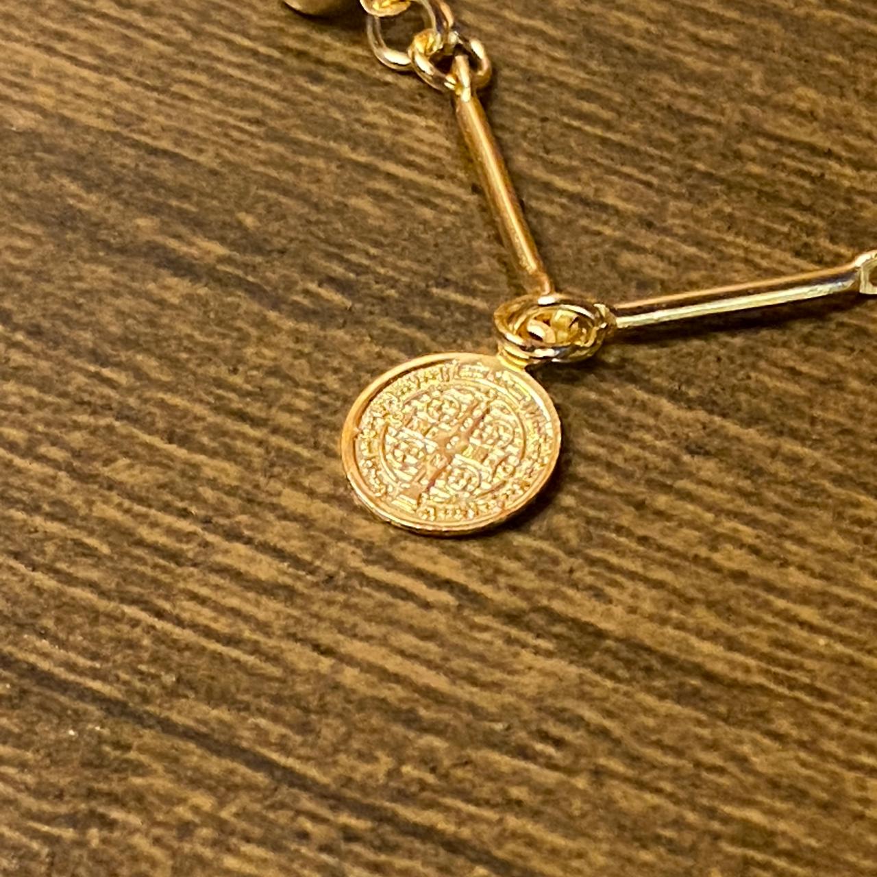 PULSEIRA DOURADA MEDALHAS DE  SÃO BENTO E PONTO DE LUZ  (3 UNIDADES)