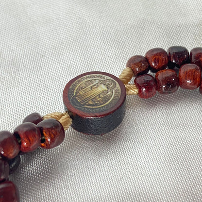 TERÇO PULSEIRA MADEIRA PAU BRASIL SÃO BENTO  (03 UNIDADES)