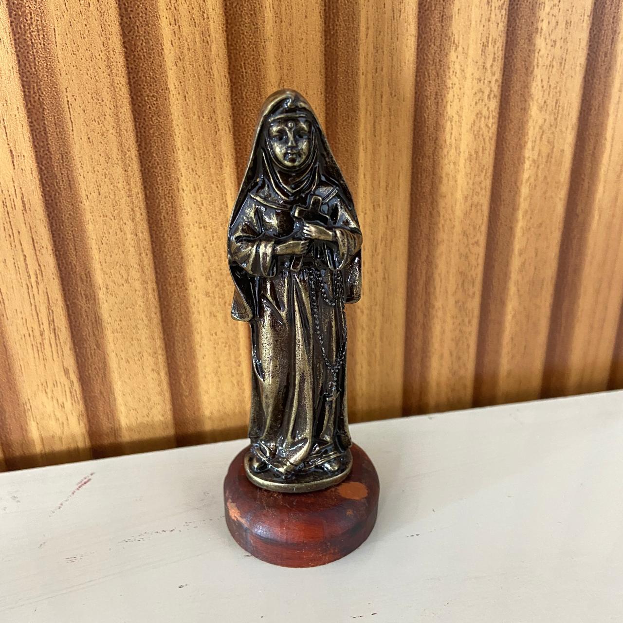 IMAGEM DE MESA METAL OURO VELHO SANTA RITA COM BASE DE MADEIRA 10CM (1 UNIDADE)