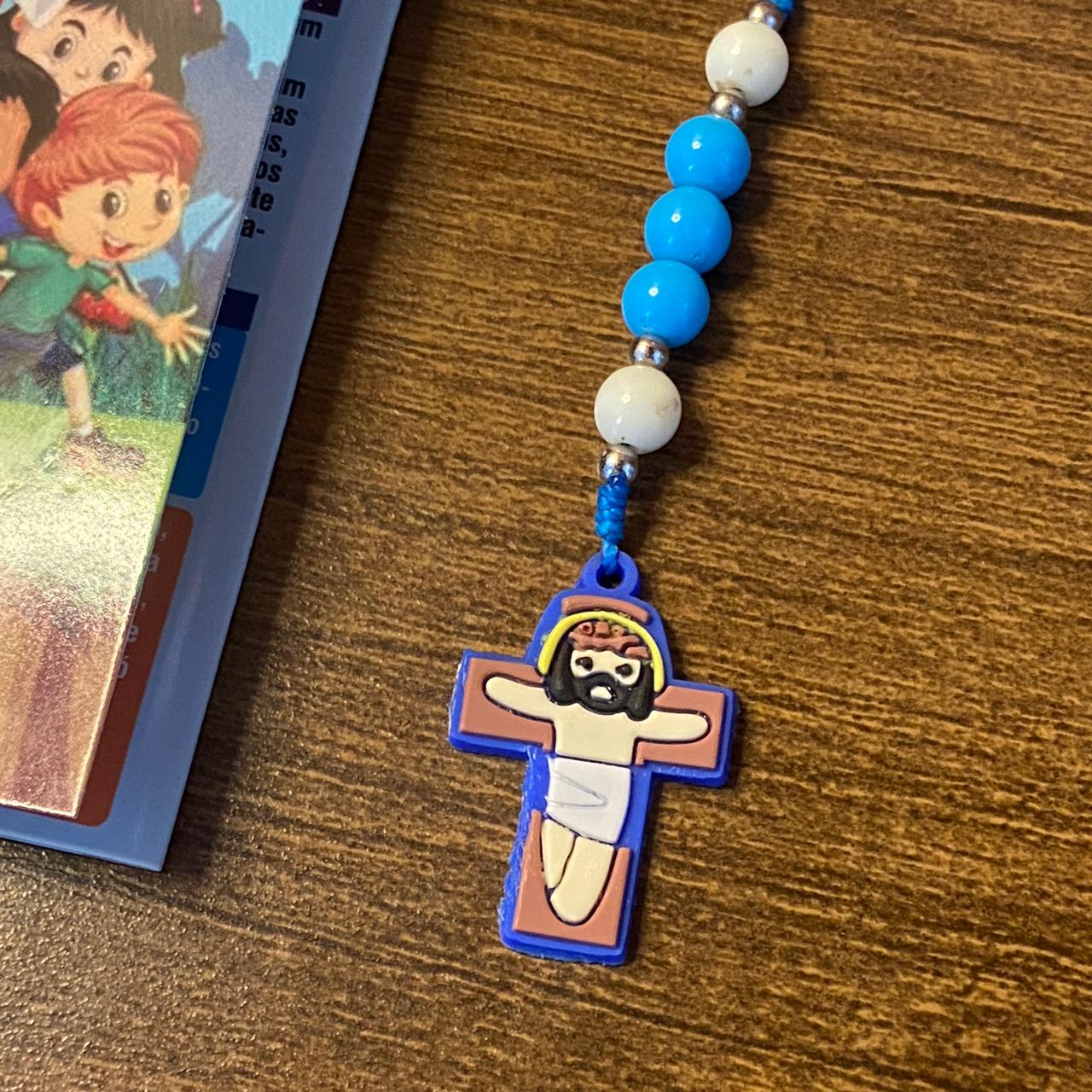 TERÇO DA CRIANÇA ANJO DA GUARDA AZUL 08MM (1 UNIDADE)