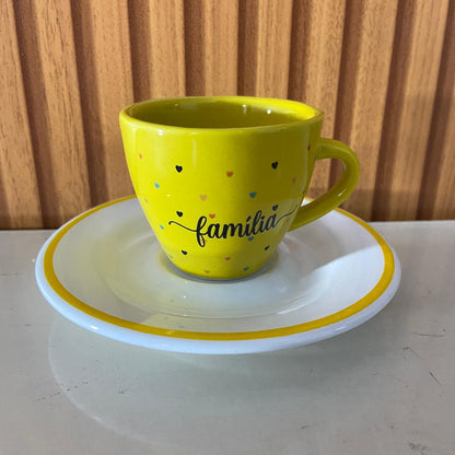 XÍCARA COM PIRES FAMÍLIA AMARELO (1 UNIDADE)