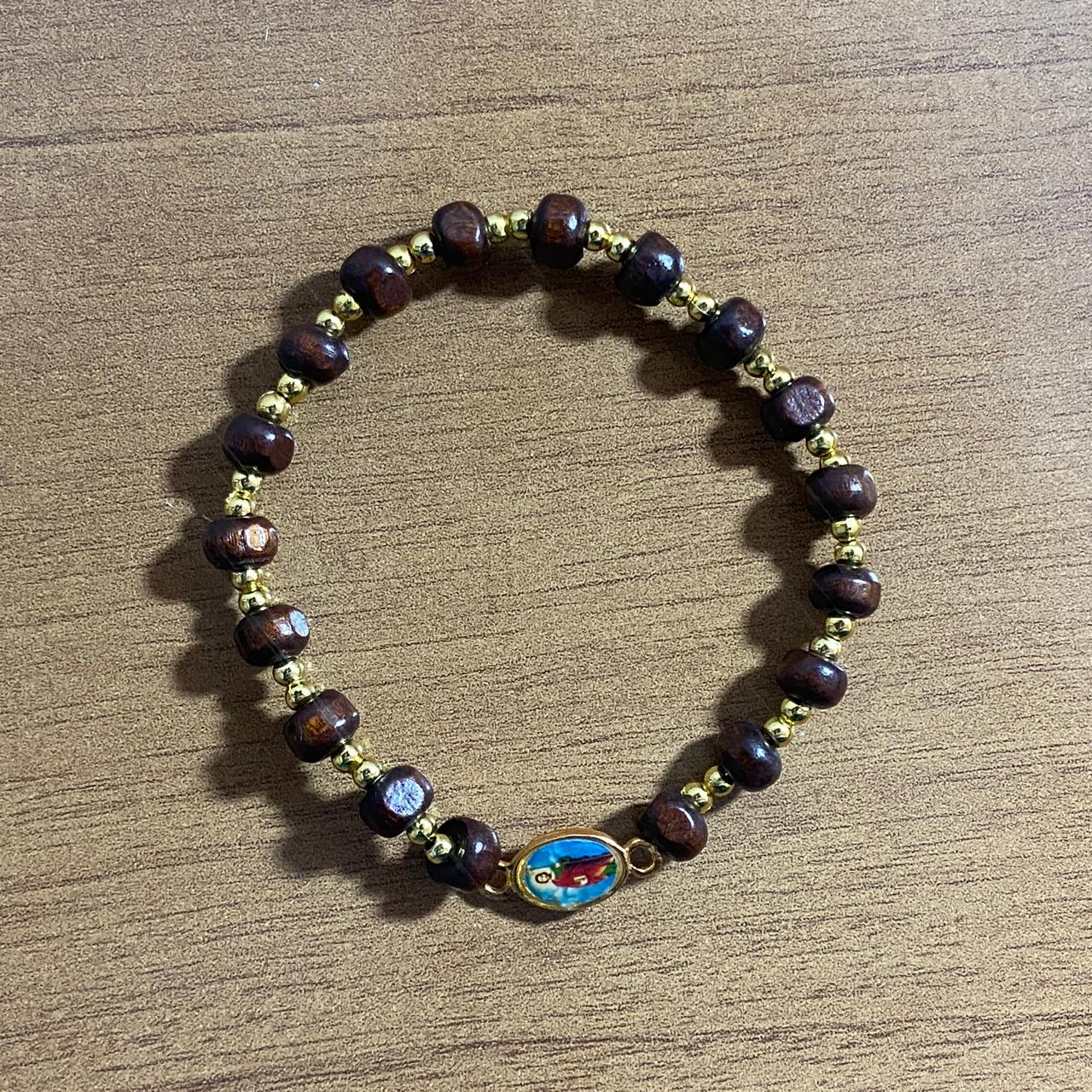 PULSEIRA DE MADEIRA COM MEDALHA SÃO JUDAS TADEU (01 UNIDADE)