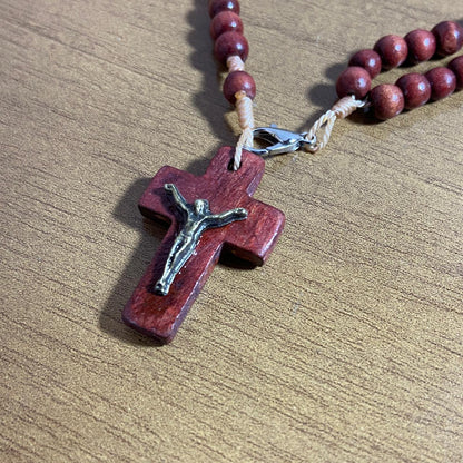 TERÇO PULSEIRA MADEIRA NOSSA SENHORA APARECIDA (12 UNIDADES)