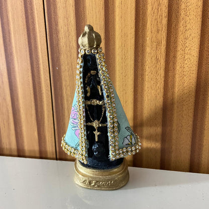 IMAGEM DE GESSO NOSSA SENHORA APARECIDA COM MANTO TECIDO FLORIDO 11,5CM (1 UNIDADE)