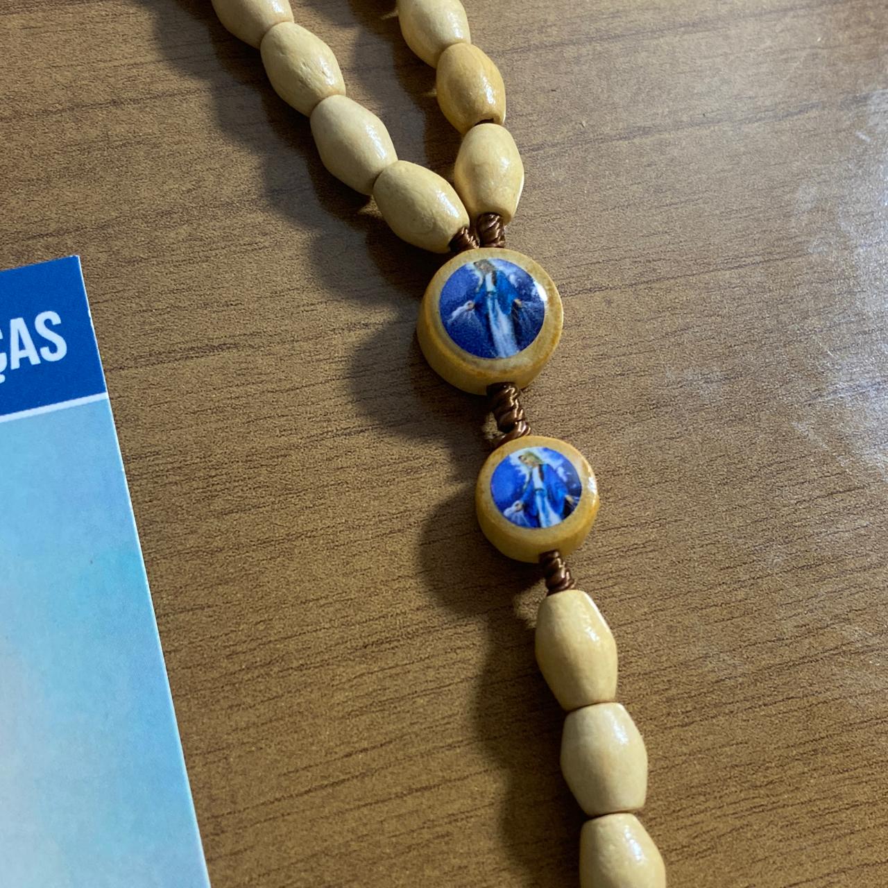 TERÇO DE MADEIRA NOSSA SENHORA DAS GRAÇAS 7 MEDALHAS 08MM (3 UNIDADES)