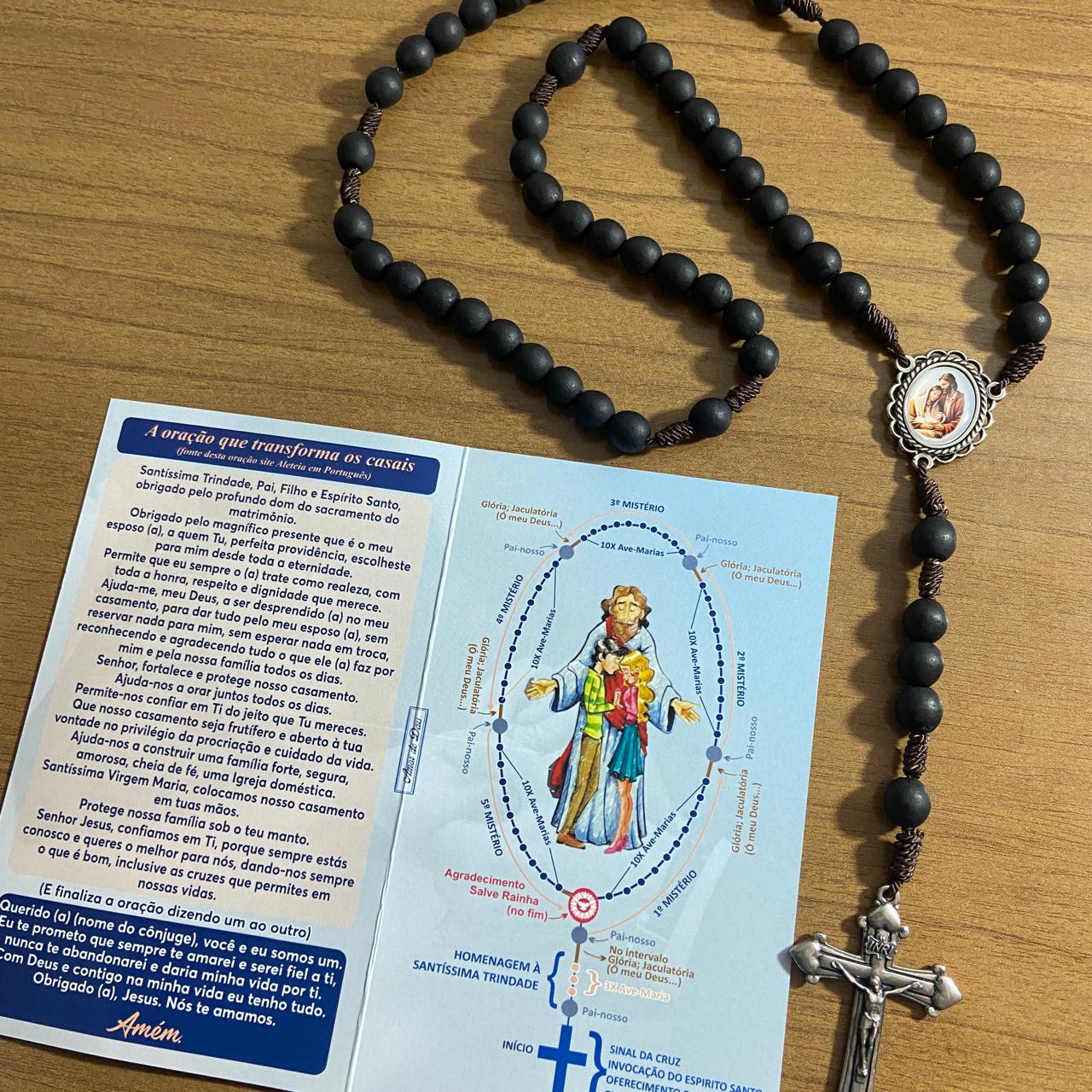 TERÇO DE MADEIRA PRETO FOSCO SAGRADA FAMÍLIA 10MM (1 UNIDADE)