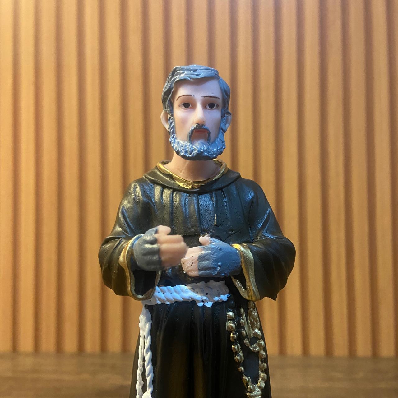 IMAGEM DE RESINA NACIONAL SANTO PADRE PIO 20CM (1 UNIDADE)