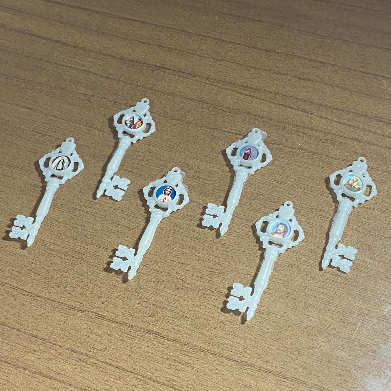 CHAVE PÍCOLA FLUORESCENTE SANTOS SORTIDOS  (6 UNIDADES)