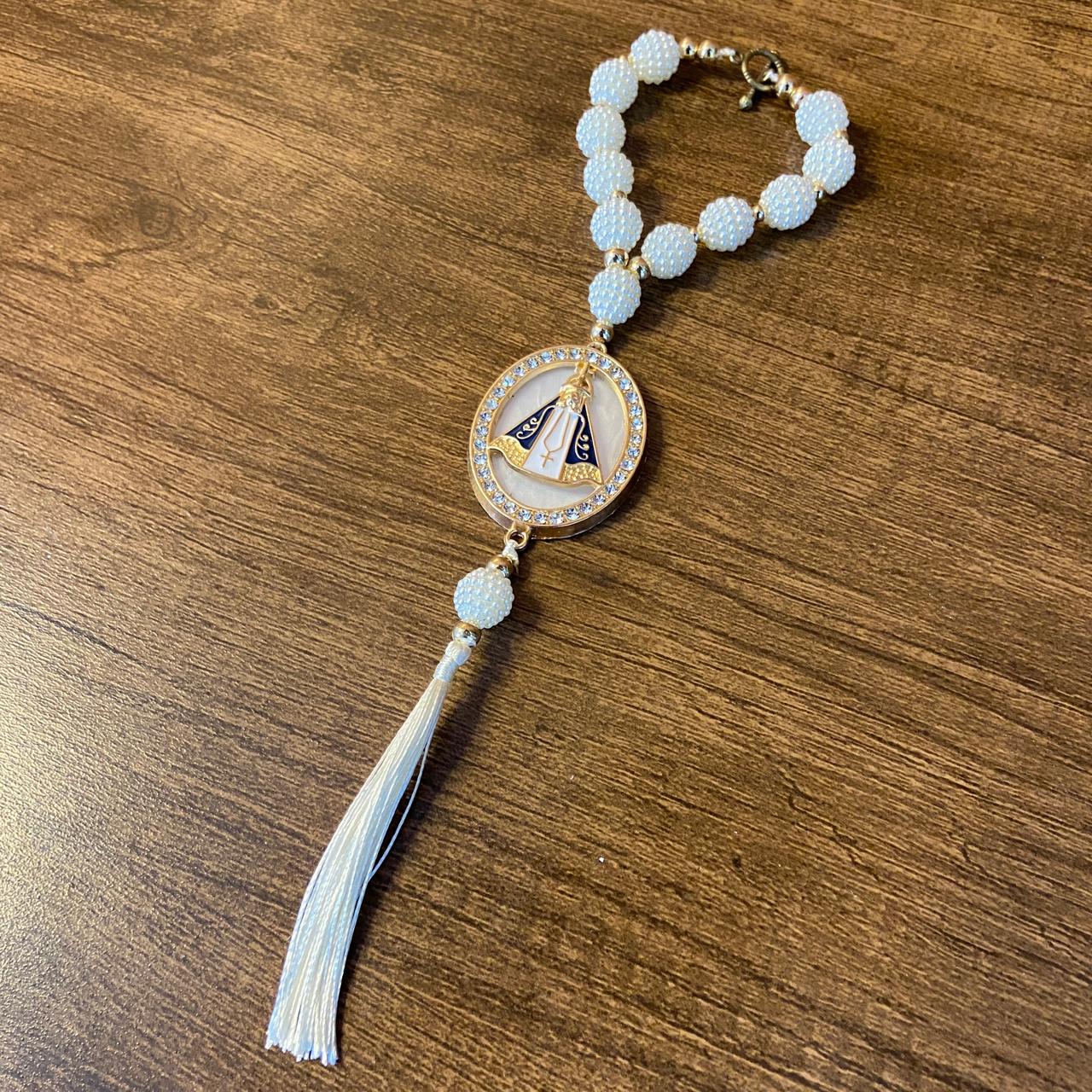 DEZENA PARA CARRO MADREPÉROLA NOSSA SENHORA APARECIDA AMORA BRANCA 12MM MOD2 (3 UNIDADES)