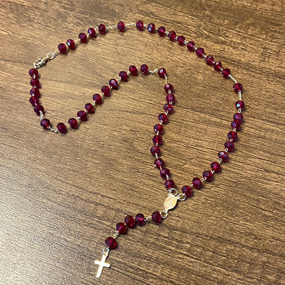 TERÇO CRISTAL NOSSA SENHORA APARECIDA VERMELHO TRANSPARENTE 06MM  (3 UNIDADES)