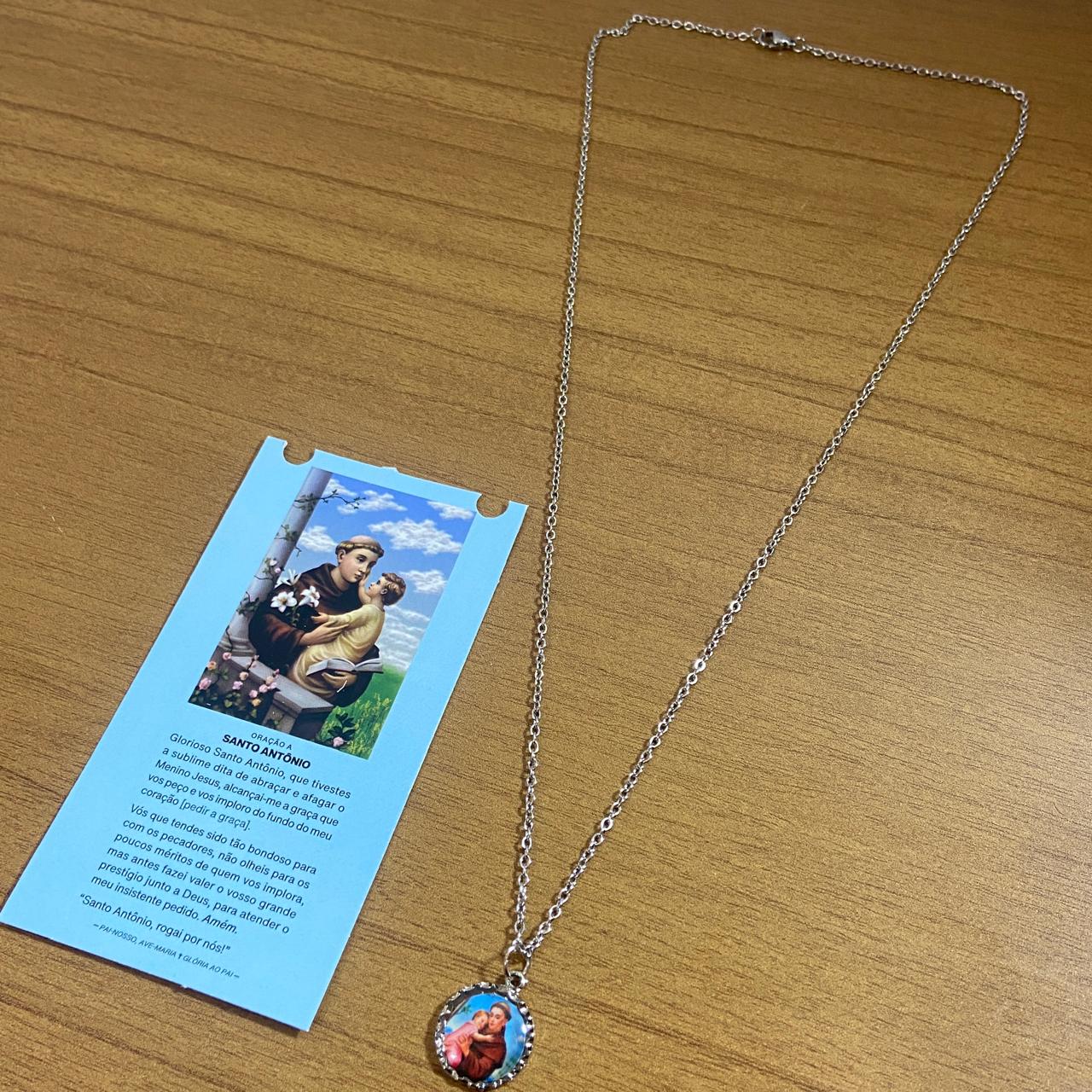 CORRENTE INOX COM MEDALHA RESINADA SANTO ANTÔNIO  (3 UNIDADES)