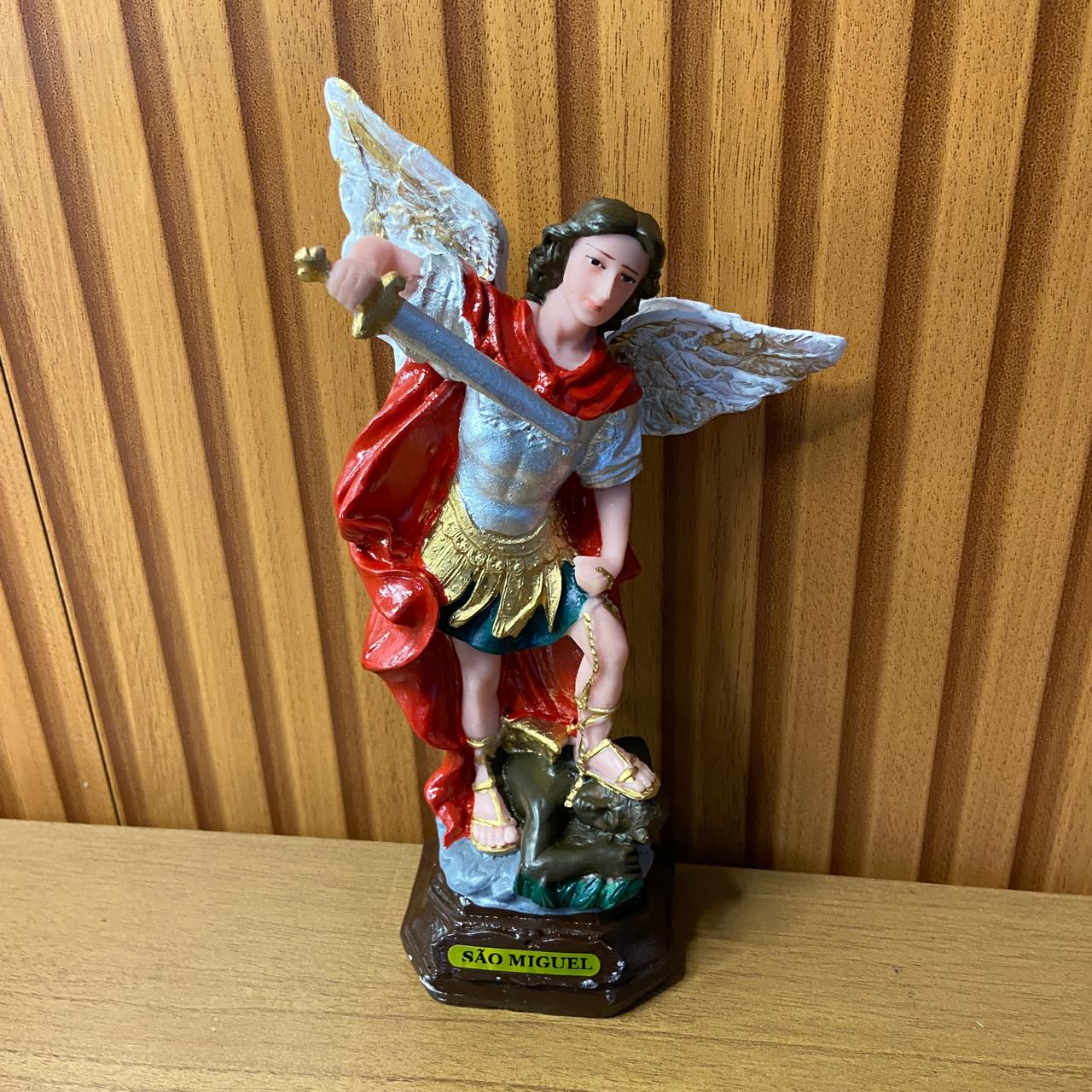 IMAGEM DE RESINA NACIONAL SÃO MIGUEL ARCANJO 20CM (1 UNIDADE)