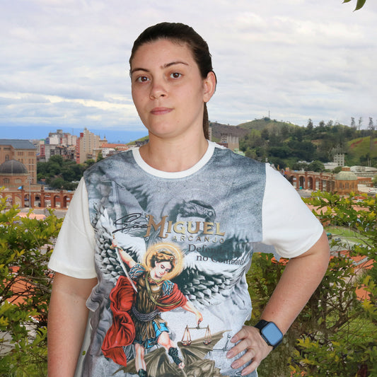 CAMISETA BEGE SÃO MIGUEL ARCANJO TAMANHO P (1 UNIDADE)