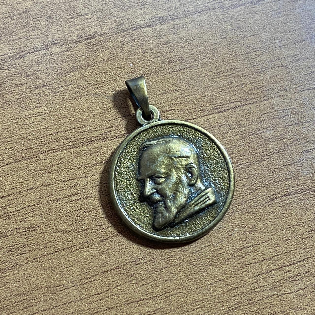 PINGENTE REDONDO OURO VELHO SANTO PADRE PIO  (6 UNIDADES)