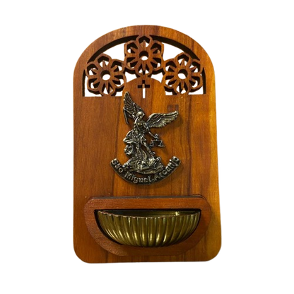 PORTA ÁGUA BENTA DE MADEIRA SÃO MIGUEL ARCANJO 16CM (1 UNIDADE)
