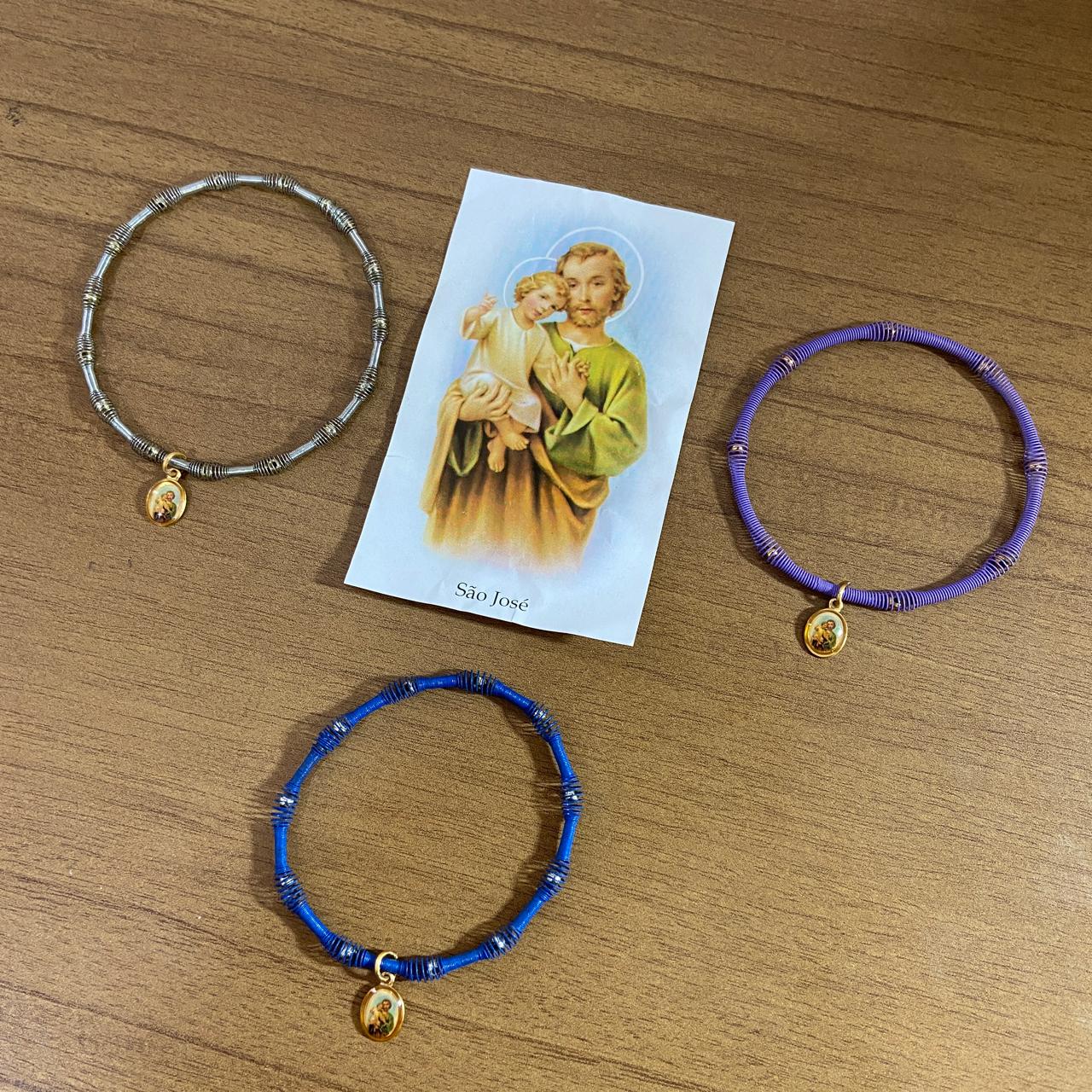 PULSEIRA DE MOLA COM MEDALHA SÃO JOSÉ CORES SORTIDAS  (3 UNIDADES)