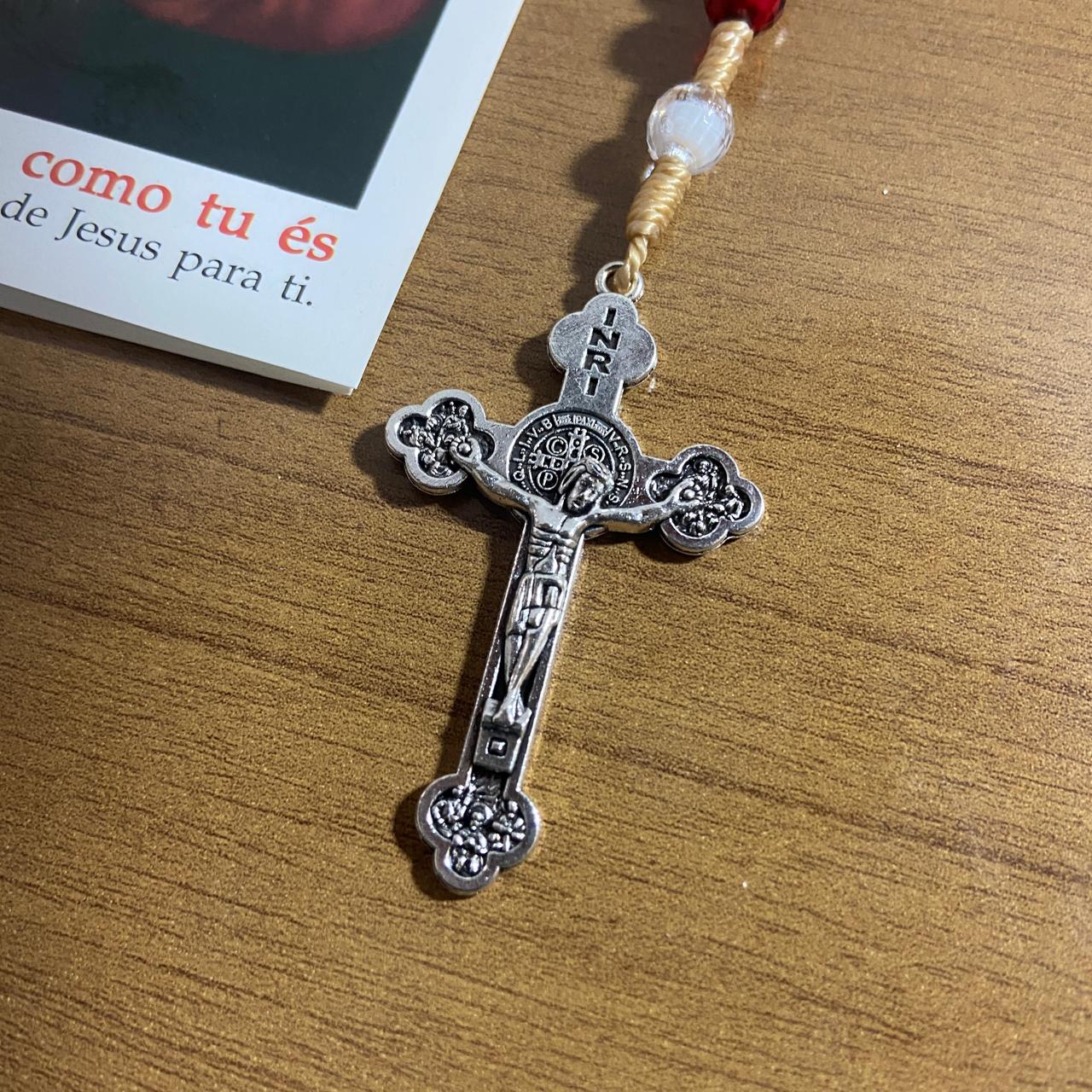 TERÇO ACRÍLICO VINHO COM FECHO SAGRADO CORAÇÃO DE JESUS 08MM (1 UNIDADE)