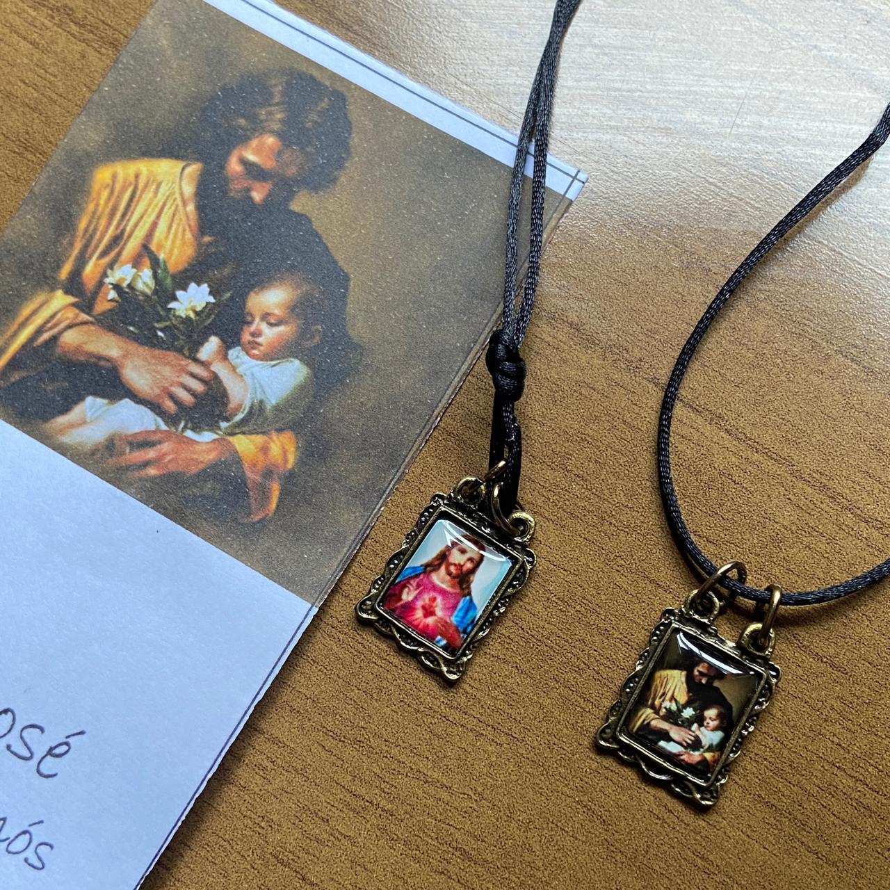 ESCAPULÁRIO DE COURO SÃO JOSÉ  (1 UNIDADE)