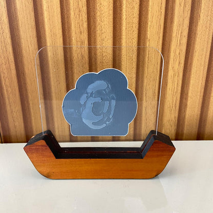 IMAGEM DE MESA METAL OURO VELHO SAGRADA FAMÍLIA NO ACRÍLICO E BASE DE MADEIRA 10,7CM (1 UNIDADE)