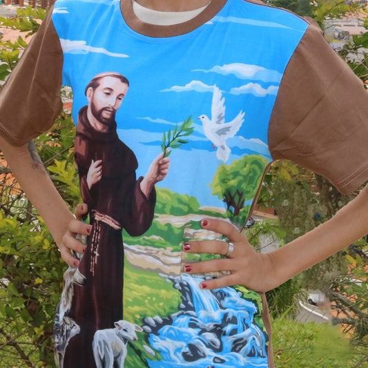 CAMISETA MARROM SÃO FRANCISCO DE ASSIS TAMANHO P (1 UNIDADE)