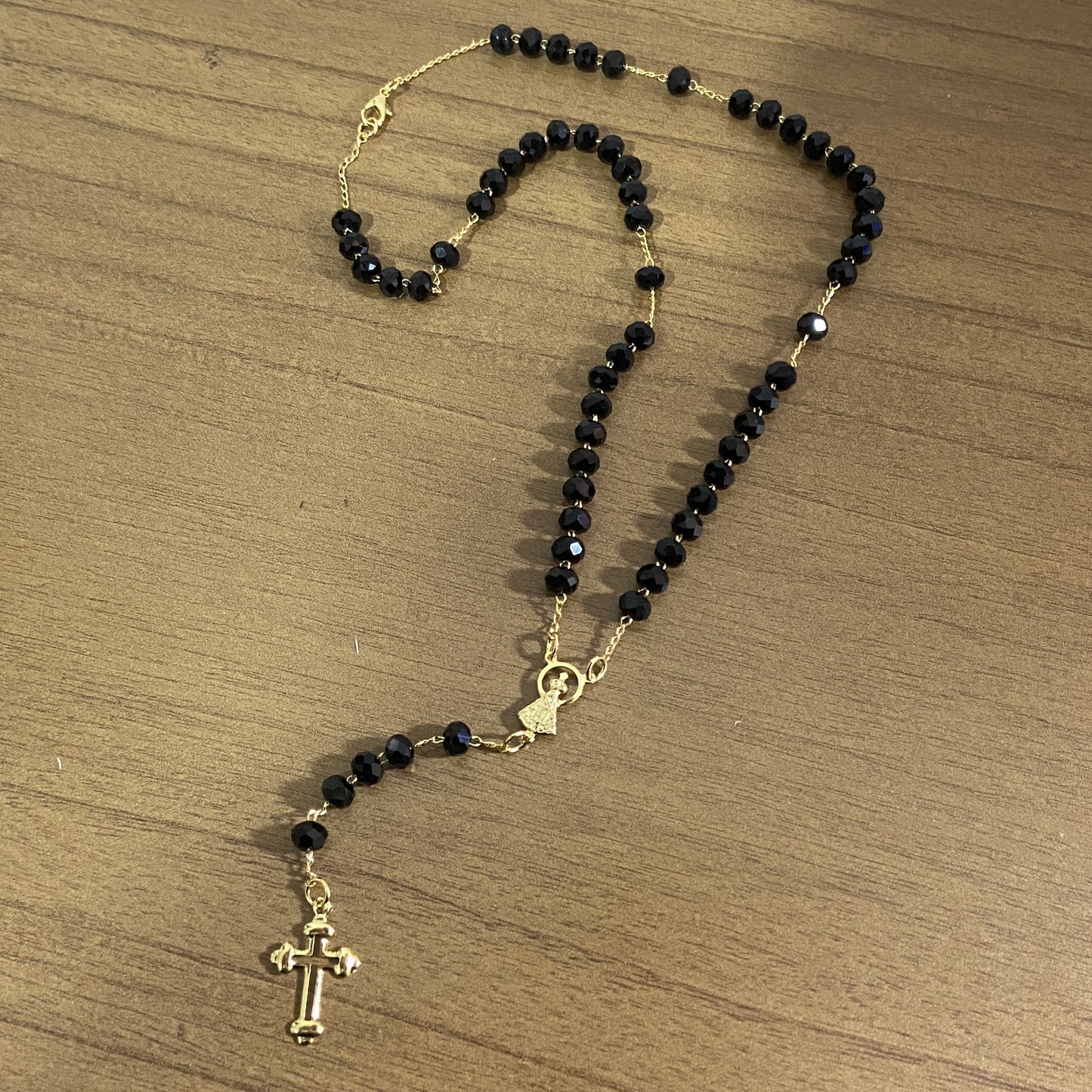 CORRENTE TERÇO CRISTAL NOSSA SENHORA APARECIDA PRETO 04MM  (1 UNIDADE)