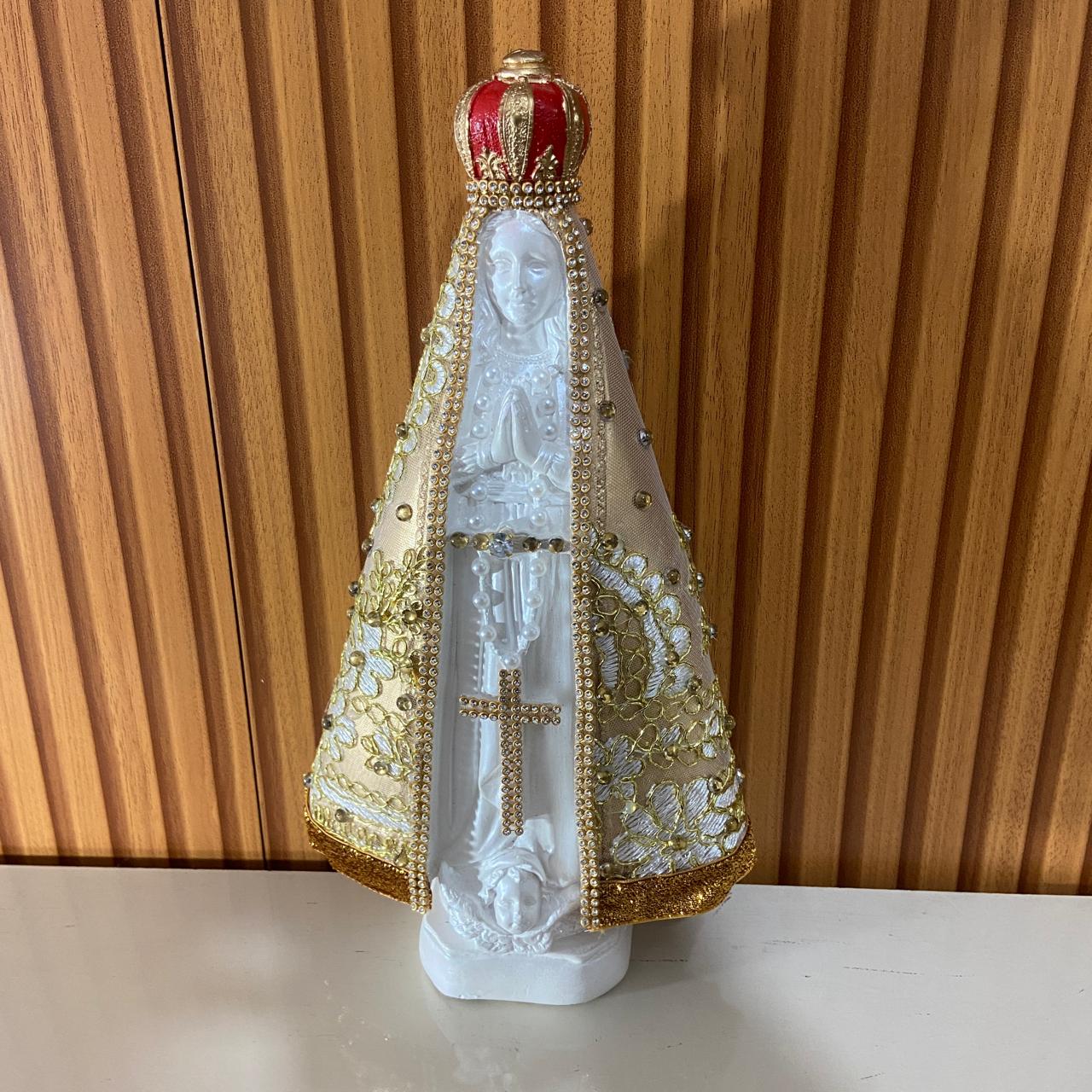 IMAGEM DE GESSO NOSSA SENHORA APARECIDA BRANCA MANTO DOURADO COM STRASS MOD2 31CM (1 UNIDADE)