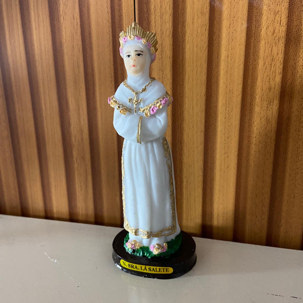IMAGEM DE RESINA NACIONAL NOSSA SENHORA DE SALETTE 16CM (1 UNIDADE)