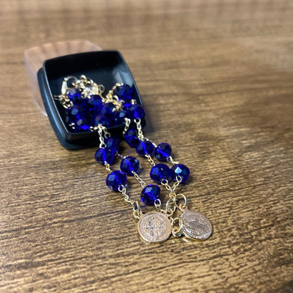 PULSEIRA ESCAPULÁRIO CRISTAL AZUL ESCURO MEDALHA SÃO BENTO  (3 UNIDADES)