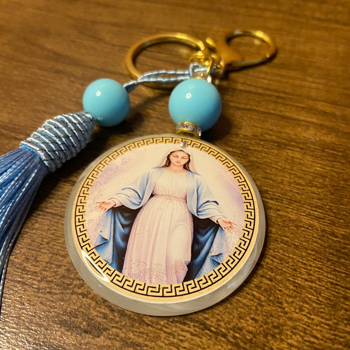 CHAVEIRO LUXO MEDALHA RESINADA NOSSA SENHORA DAS GRAÇAS  (1 UNIDADE)