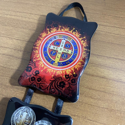 ADORNO DUPLO QUADRADO FITA MEDALHA SÃO BENTO (1 UNIDADE)