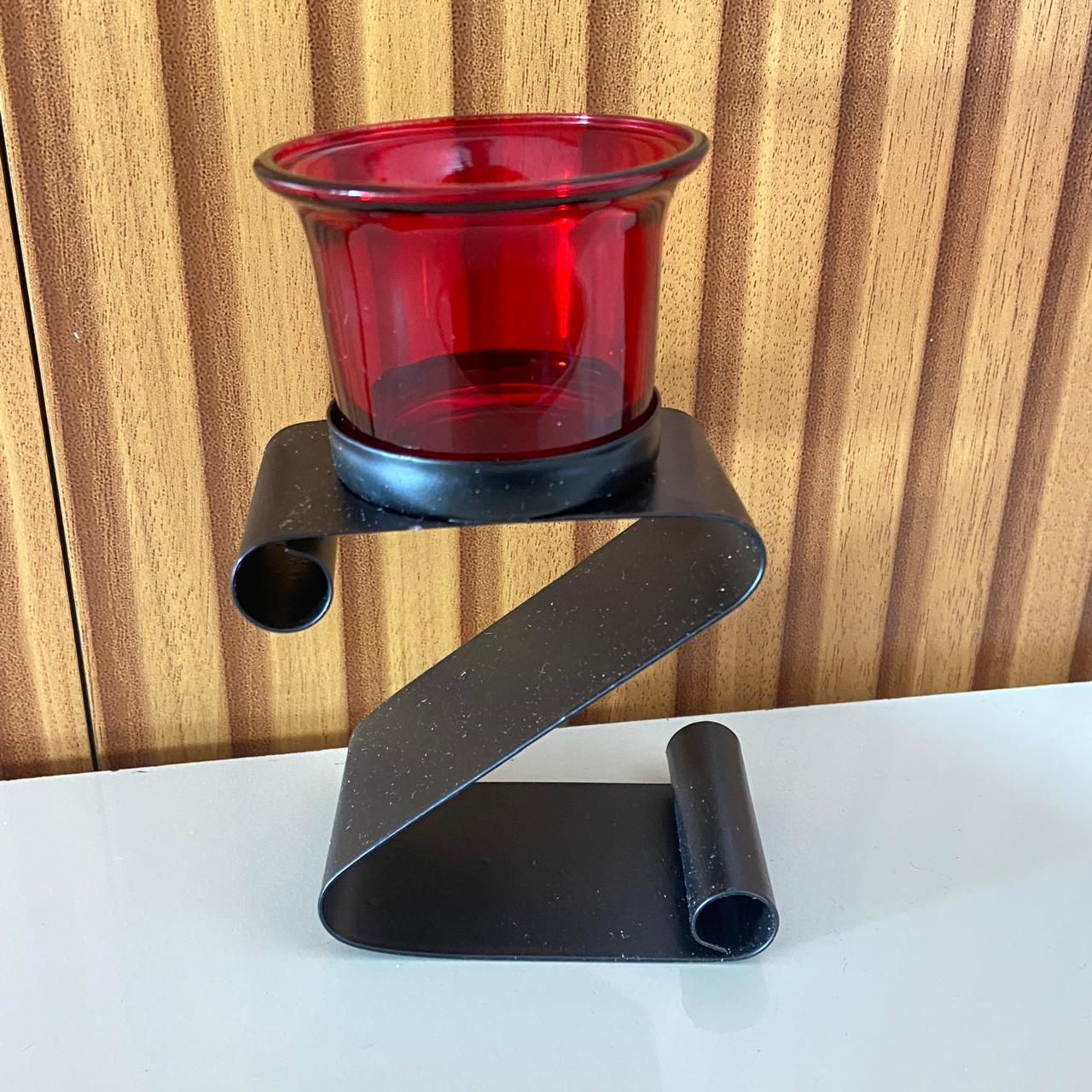 CASTIÇAL DE VIDRO VERMELHO COM SUPORTE DE METAL  12,5CM (1 UNIDADE)