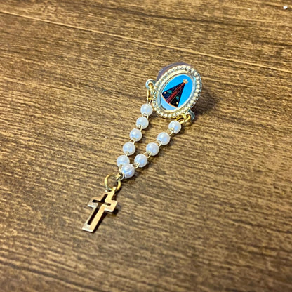 BOTOM RESINADO NOSSA SENHORA APARECIDA COM TERÇO  ( 12 UNIDADES )