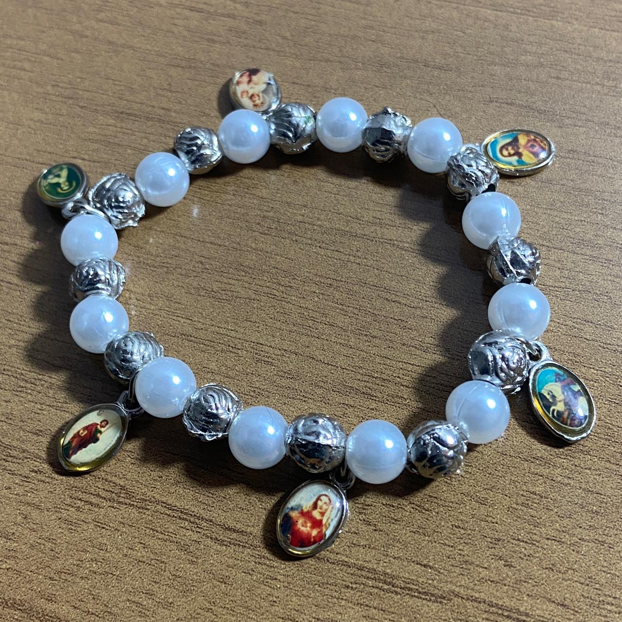 PULSEIRA PRATEADA COM PÉROLA TODOS OS SANTOS  (01 UNIDADE)