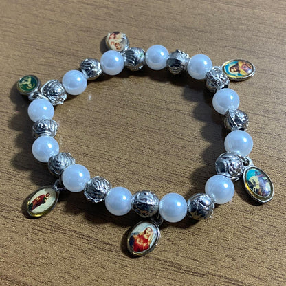 PULSEIRA PRATEADA COM PÉROLA TODOS OS SANTOS  (01 UNIDADE)