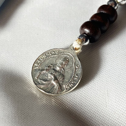 ROSÁRIO DE MADEIRA SÃO MIGUEL ARCANJO PRATEADO (1 UNIDADE)