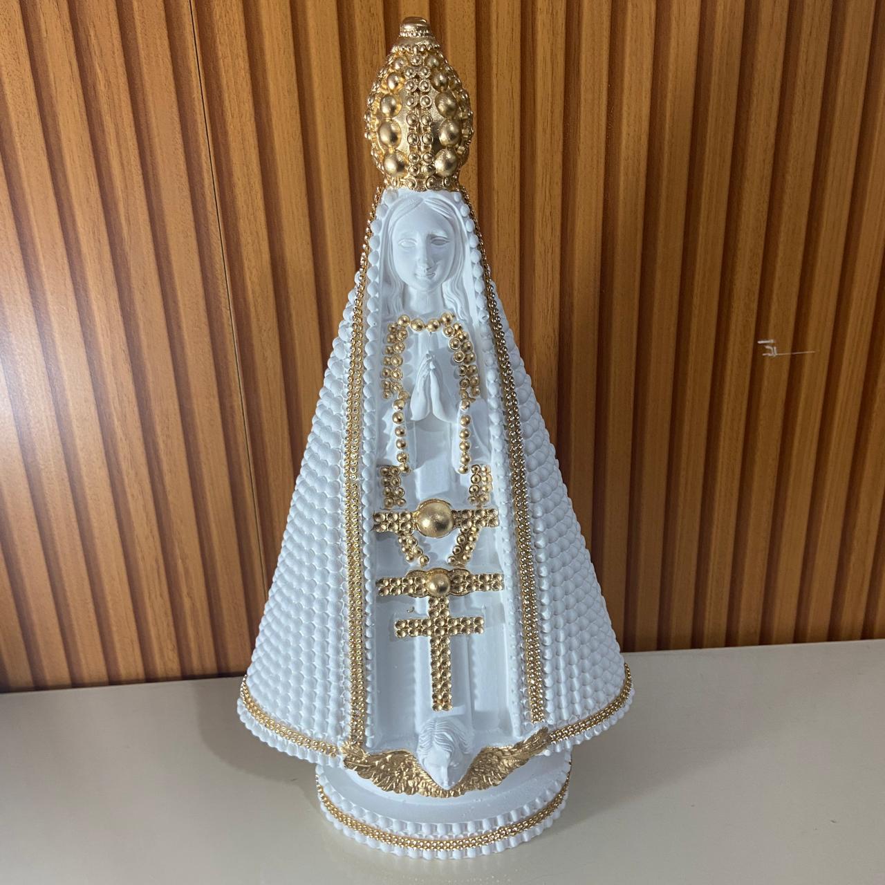 IMAGEM DE GESSO NOSSA SENHORA APARECIDA BRANCA COM STRASS DURADO 39CM (1 UNIDADE)
