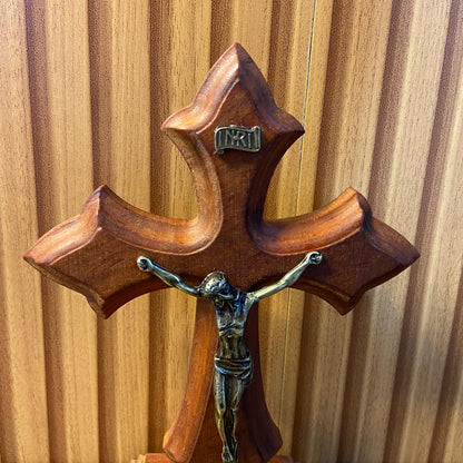 CRUCIFIXO MADEIRA DE MESA  20,5CM (1 UNIDADE)