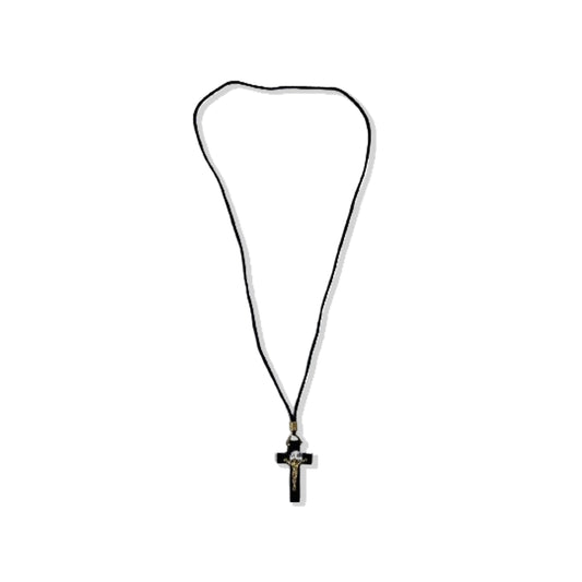 CORDÃO COM CRUCIFIXO DE MADEIRA PAU BRASIL SÃO BENTO  (06 UNIDADES)