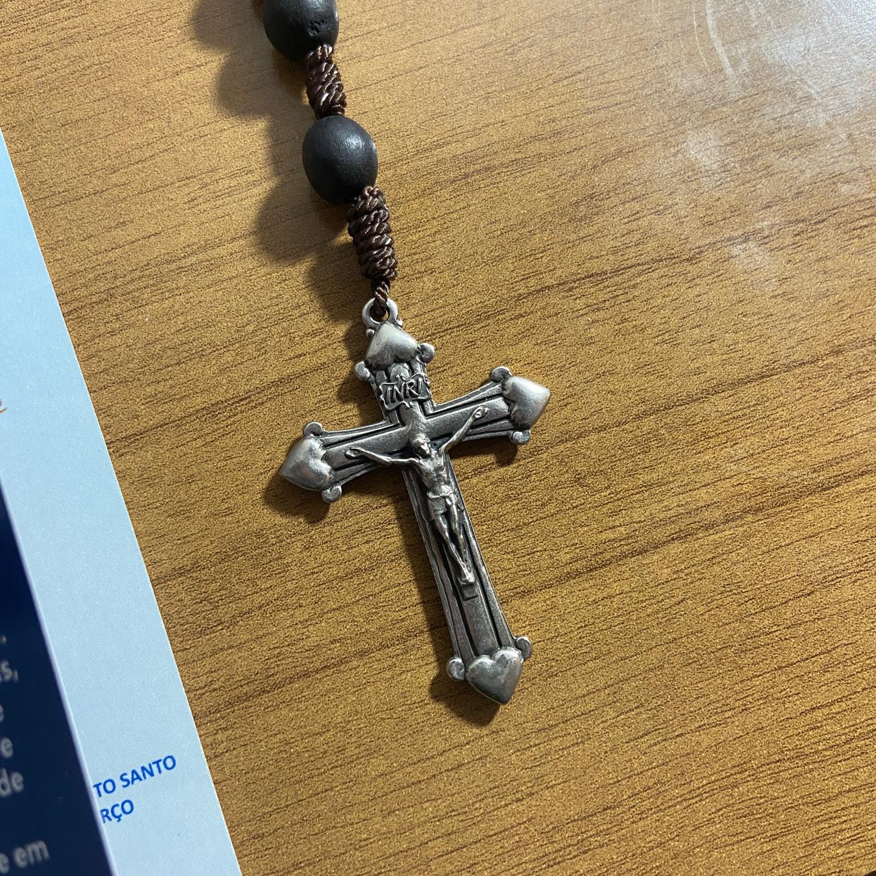 TERÇO DE MADEIRA PRETO FOSCO SAGRADA FAMÍLIA 10MM (1 UNIDADE)