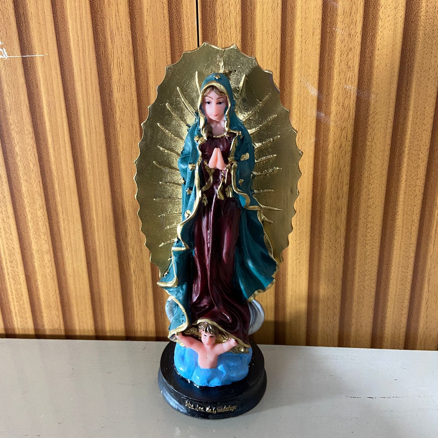 IMAGEM DE RESINA NACIONAL NOSSA SENHORA DE GUADALUPE MOD2 21CM (1 UNIDADE)