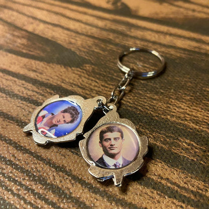 CHAVEIRO DUPLO NÍQUEL ROSAS SÃO CARLO ACUTIS E SÃO PIER GIORGIO FRASSATI  ( 6 UNIDADES)