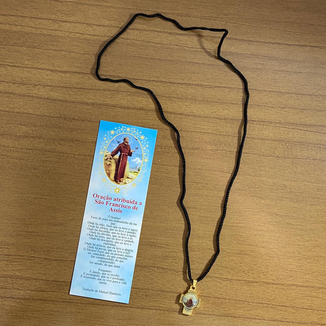 CORDÃO COM MEDALHA DOURADA RESINADA SÃO FRANCISCO (1 UNIDADES)