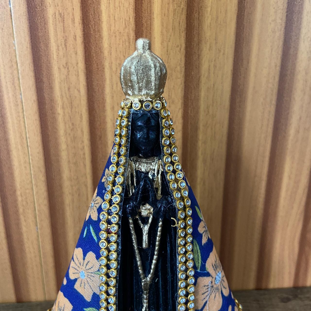 IMAGEM DE GESSO NOSSA SENHORA APARECIDA MANTO TECIDO AZUL ESCURO 14CM (1 UNIDADE)