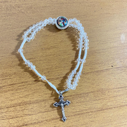 TERÇO PULSEIRA CRISTAL TRANSPARENTE COM MEDALHA RESINADA SÃO MIGUEL ARCANJO  (3 UNIDADES)